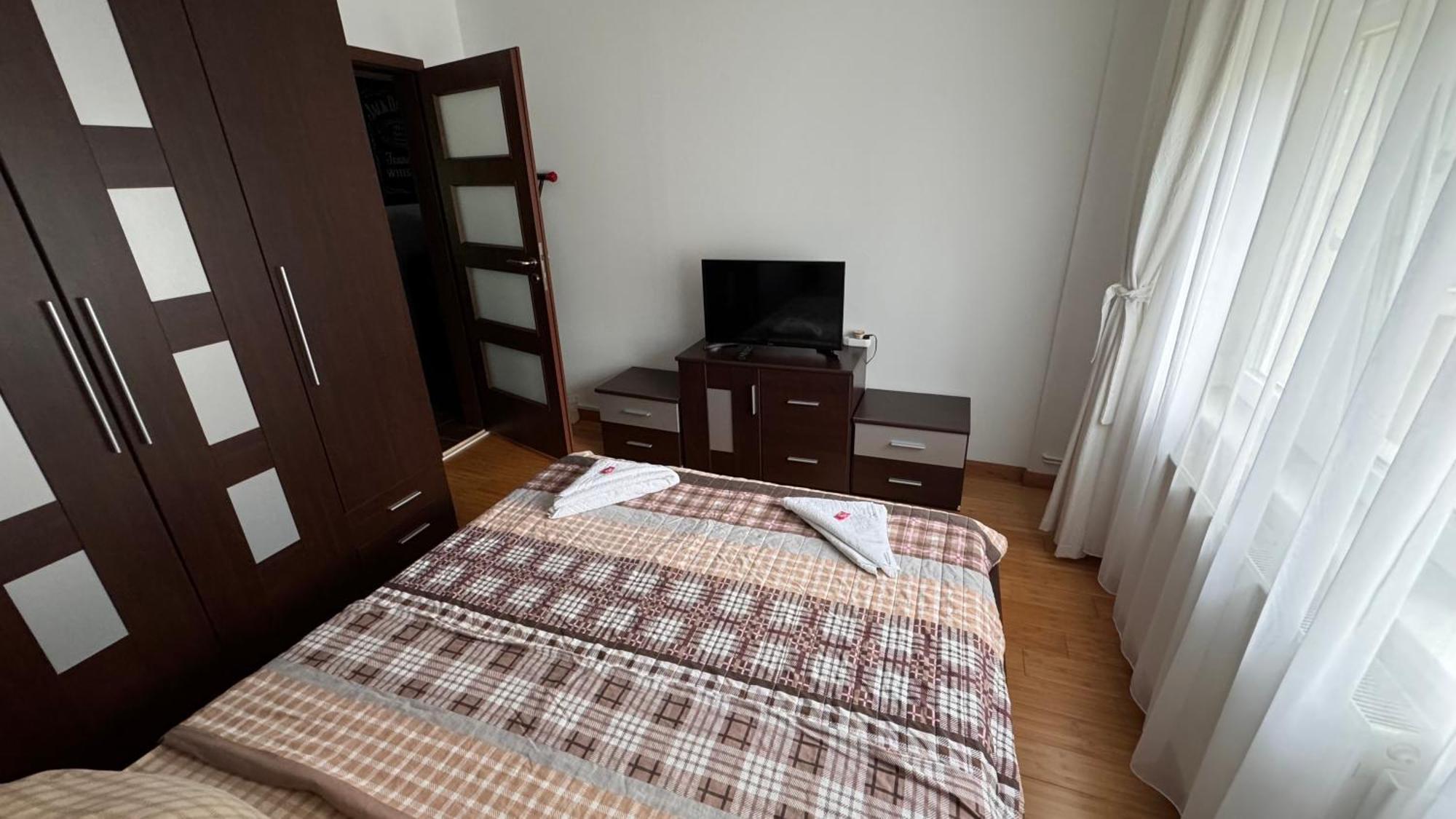 Apartament 3 Camere Otopeni Esterno foto