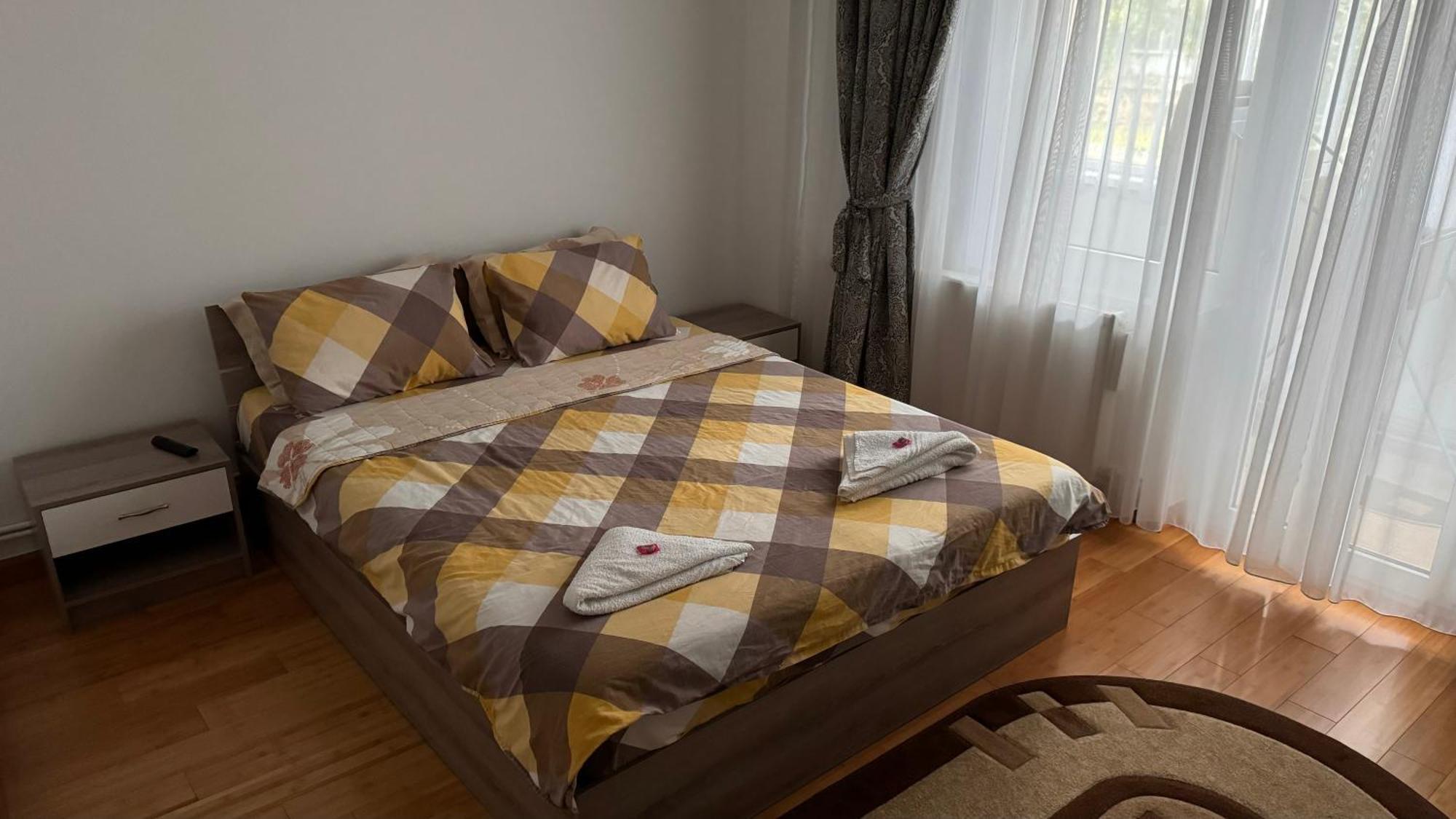 Apartament 3 Camere Otopeni Esterno foto