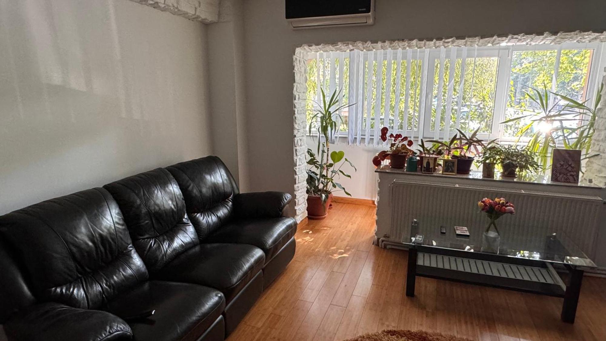 Apartament 3 Camere Otopeni Esterno foto